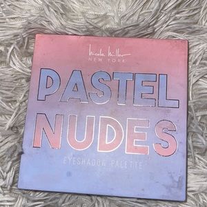Pastel Nudes Eyeshadow Pallette